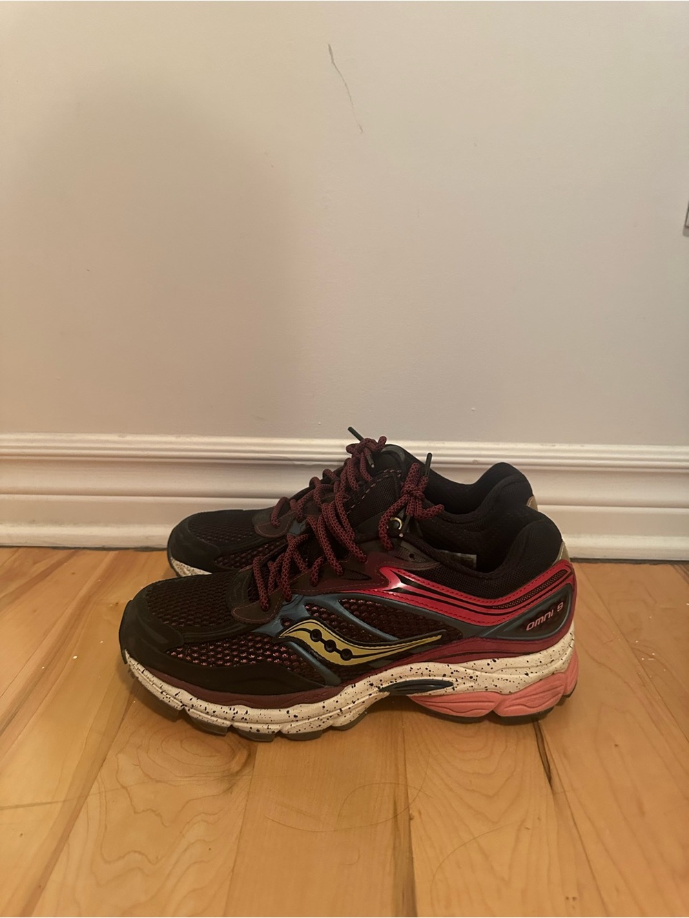 Saucony men shows
